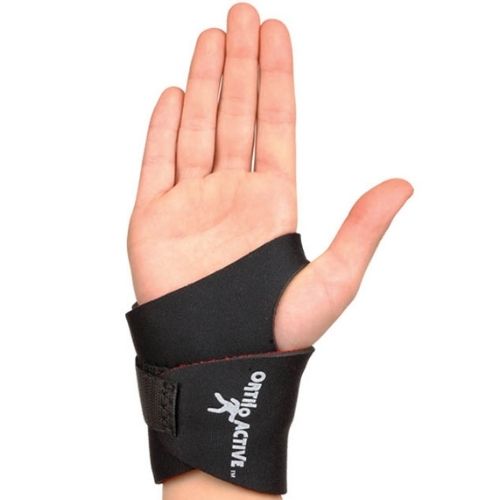 model wearing ortho active wrist support neopren wrap
