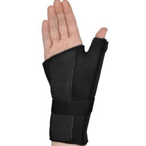 model wearing ortho active wrist thumb stabilizer
