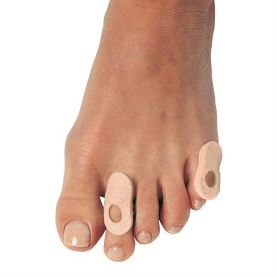 Top view of foot model wearing the Pedifix Corn Protectors FELTastic.