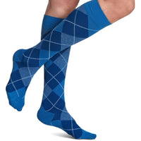 sigvaris-143-microfibre-shades-compression-sock-knee-high-15-20-mmhg-women-royal-blue-argyle-1-side-view