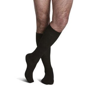 sigvaris-146t_186t-traveno-knee-high-compression-sock-men-closed-toe-black-1-side