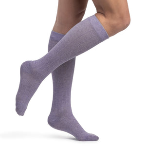 sigvaris-153-linen-compression-sock-15-20-mmhg-women-lavender-1-side-view