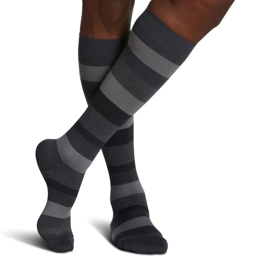 sigvaris-183-microfibre-shades-compression-sock-knee-high-15-20-mmhg-men-graphite-stripe-1-front-view
