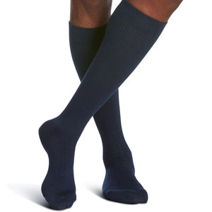 sigvaris-186-casual-cotton-knee-high-compression-sock-15-20-mmhg-men-navy-1-front-view