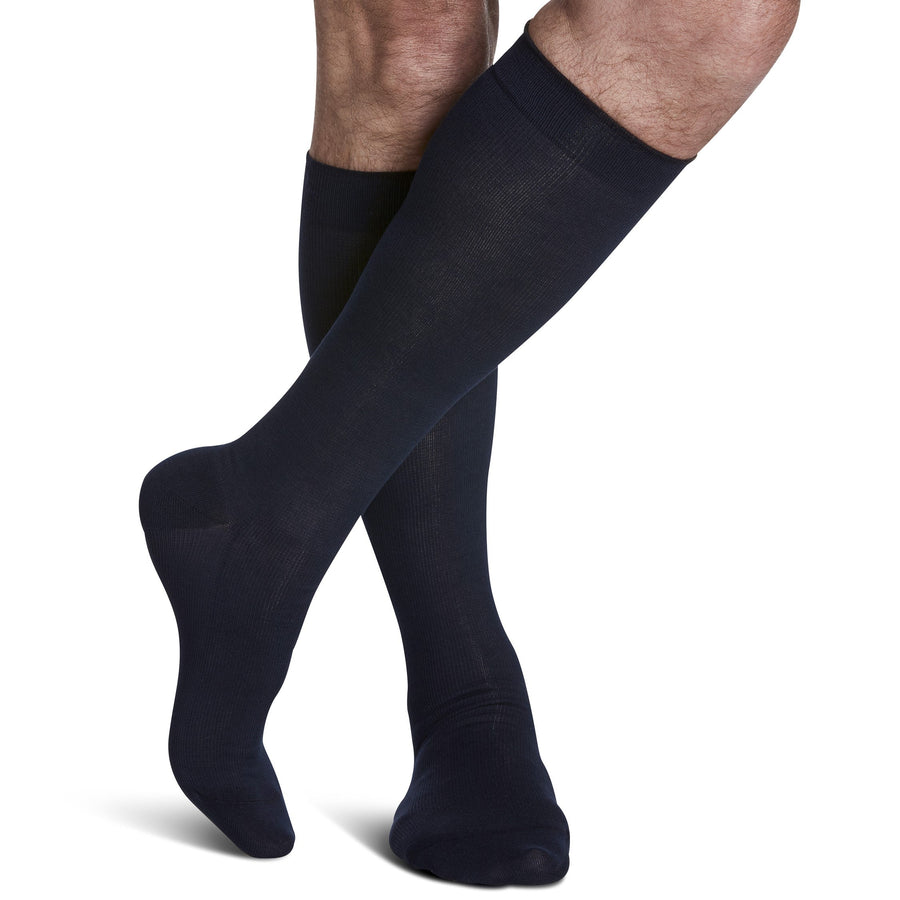 sigvaris-220-sea-island-cotton-compression-sock-20-30-mmhg-knee-high-navy-men-1-front