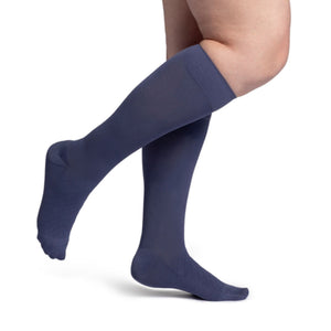 Sigvaris 262 bamboo compression sock knee high side view, in dusk violet.