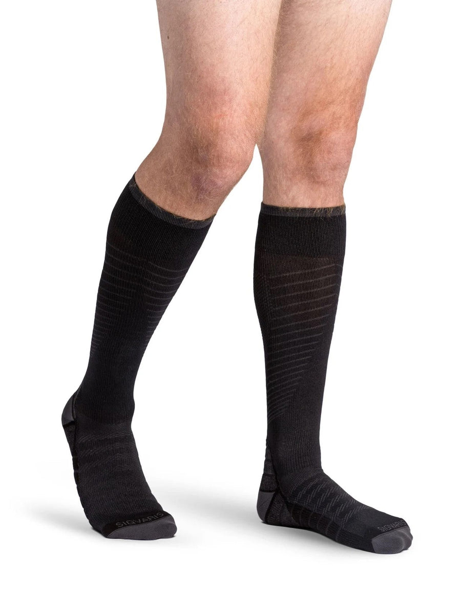 sigvaris-432-motion-flow-tech-compression-sock-20-30-mmhg-unisex-black-1-side-view