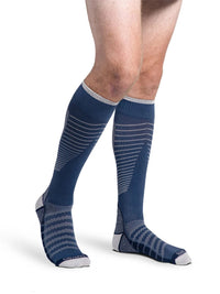 sigvaris-432-motion-flow-tech-compression-sock-20-30-mmhg-unisex-deep-sea-1-side-view
