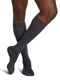 sigvaris-820-microfibre-compression-sock-knee-high-men-steel-grey-1-front-view