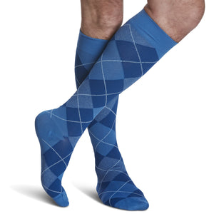 sigvaris-832-microfibre-patterns-compression-sock-knee-high-20-30-mmhg-men-royal blue argyle-1-front-view