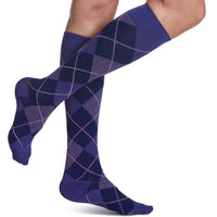 sigvaris-832-microfibre-patterns-compression-sock-knee-high-20-30-mmhg-women-purple-argyle-1-side-view