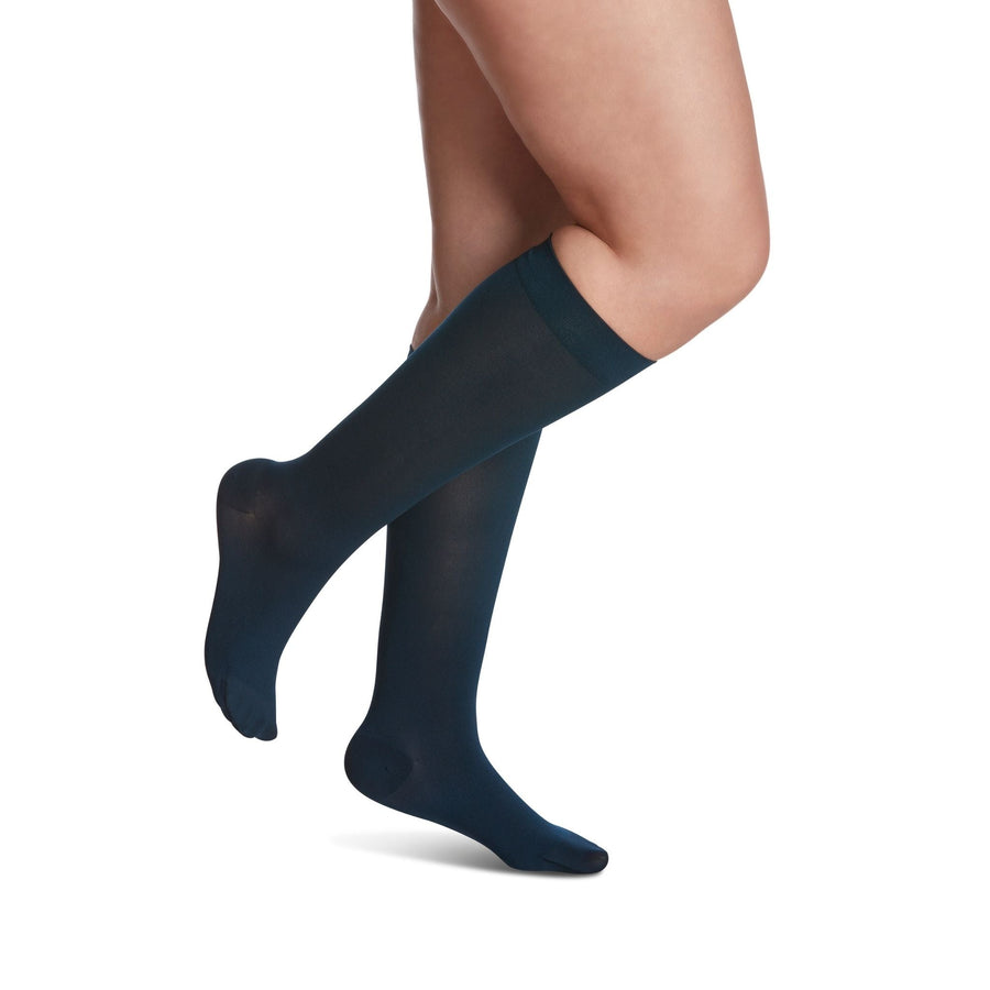 sigvaris-840-soft-opaque-knee-high-compression-sock-women-closed-toe-midnight-blue-1-side