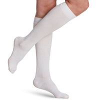 sivgaris-232-233-essential-cotton-compression-sock-knee-high-women-white-closed-toe-1-side-view